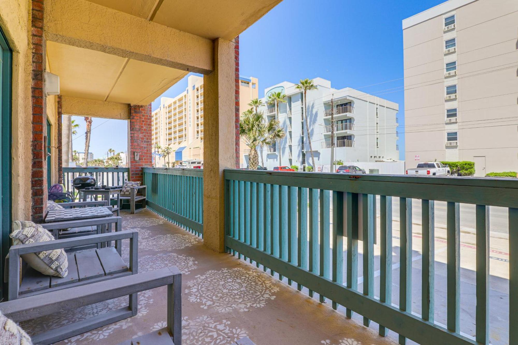 Luxe South Padre Condo With Pool - Walk To Beach! South Padre Island Zewnętrze zdjęcie