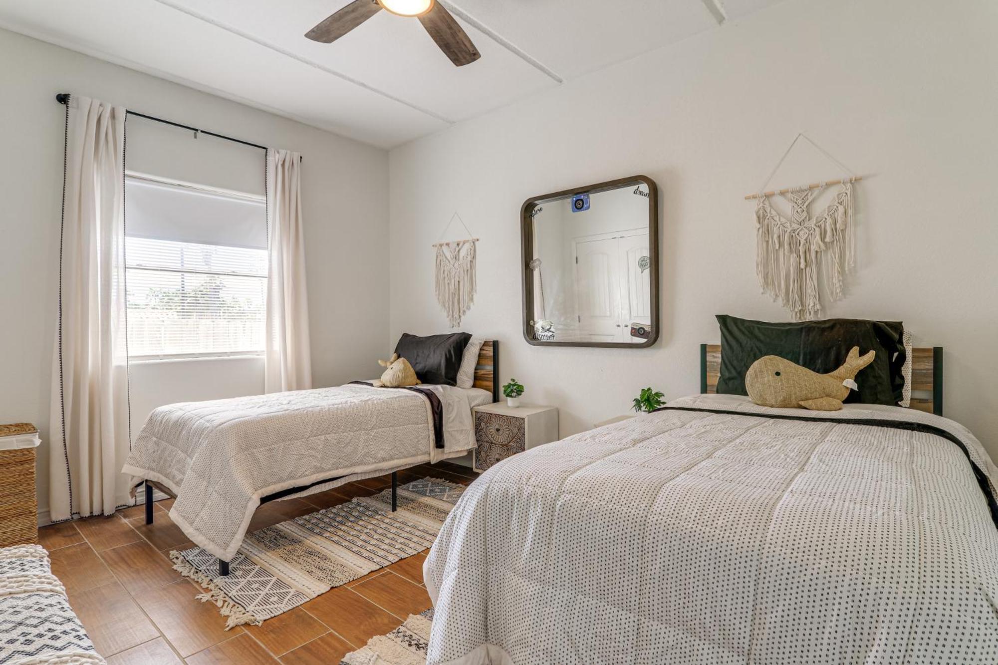 Luxe South Padre Condo With Pool - Walk To Beach! South Padre Island Zewnętrze zdjęcie