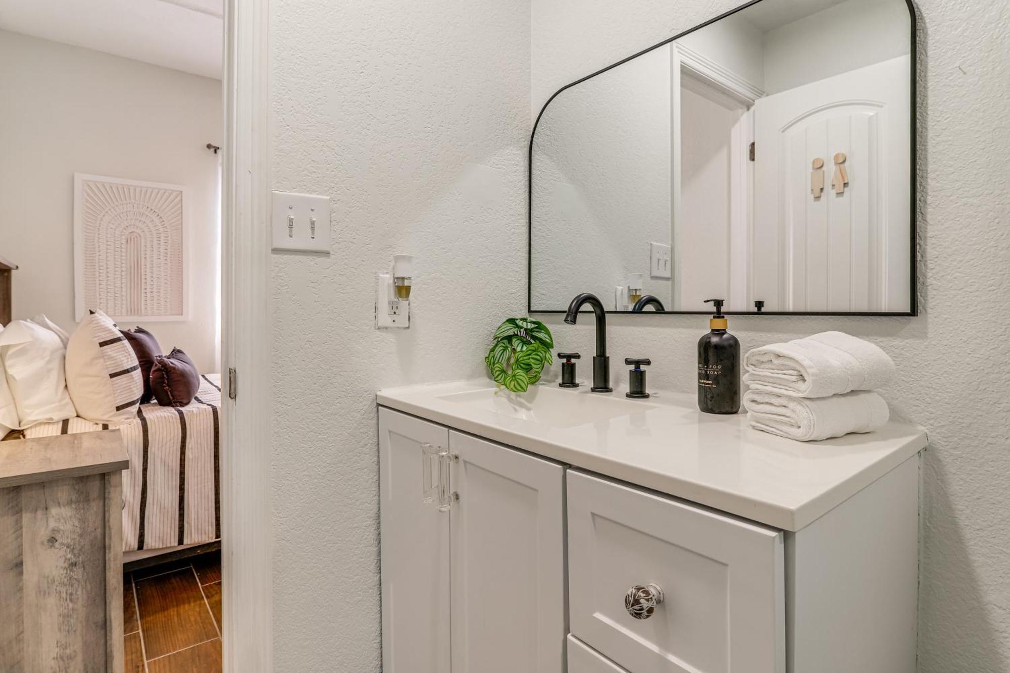 Luxe South Padre Condo With Pool - Walk To Beach! South Padre Island Zewnętrze zdjęcie